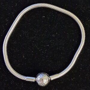 PANDORA Smooth Moments Snake Chain Charm Bracelet – Sterling Silver, 7.1"